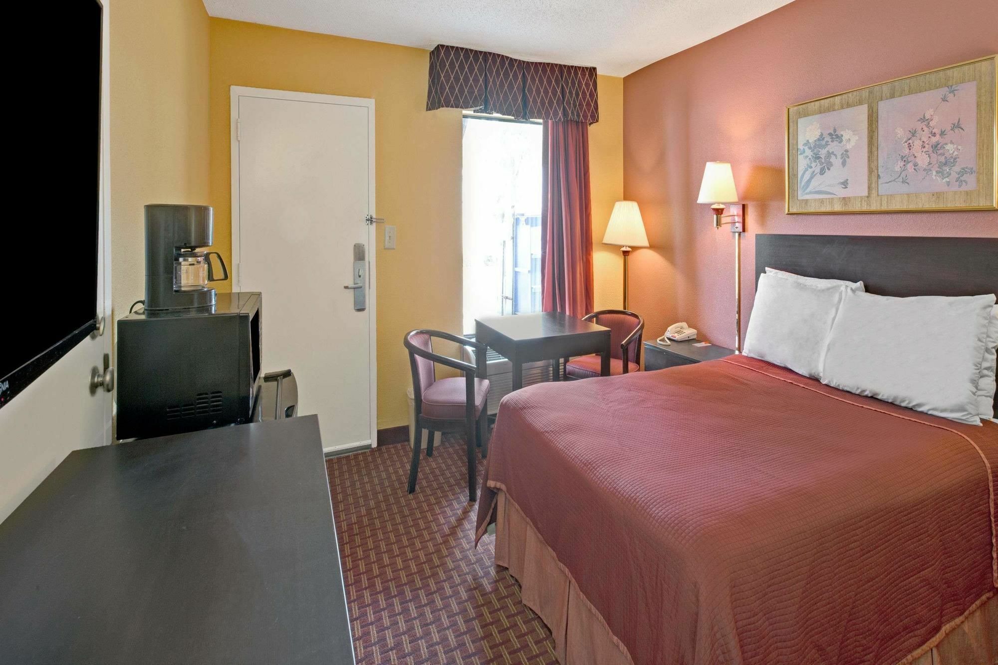 Howard Johnson By Wyndham Rock Hill Buitenkant foto